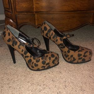 Simply Vera Wang Cheetah Heels